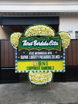 Papan Bunga Duka di Batu Tanjung