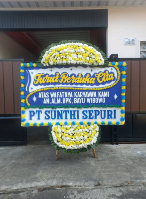 Papan Bunga Duka di Batu Tanjung