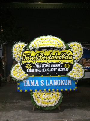 Papan Bunga Duka di Batu Tanjung
